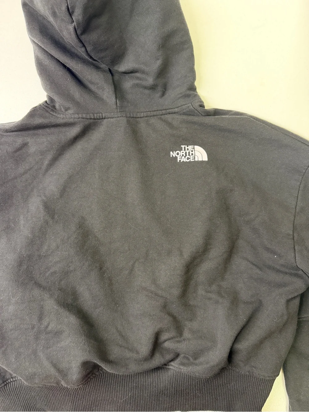 The North Face Never Stop Exploring Black Cropped Hoodie Women’s Size M